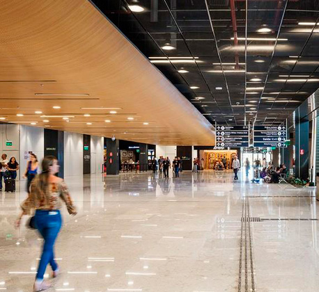 Projeto acústico de novo terminal de passageiros do Aeroporto Internacional de Florianópolis promove qualidade sonora nos ambientes 
