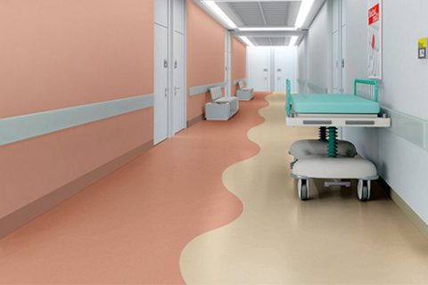 O conforto acústico em hospitais, mais do que uma solução de arquitetura e engenharia, é um ato de cuidado com o ser humano